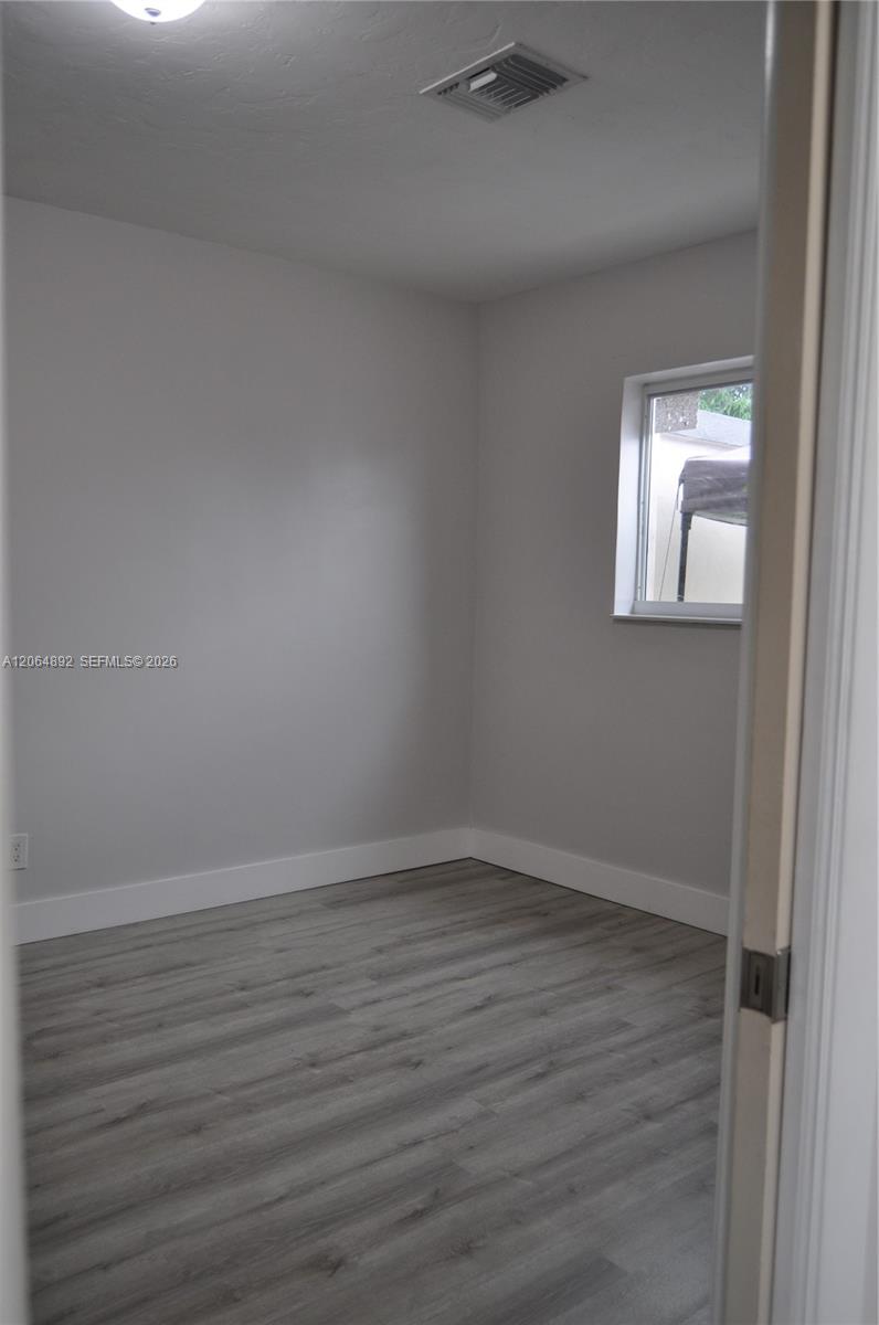 4035 E 2nd Avenue Property Photo 25