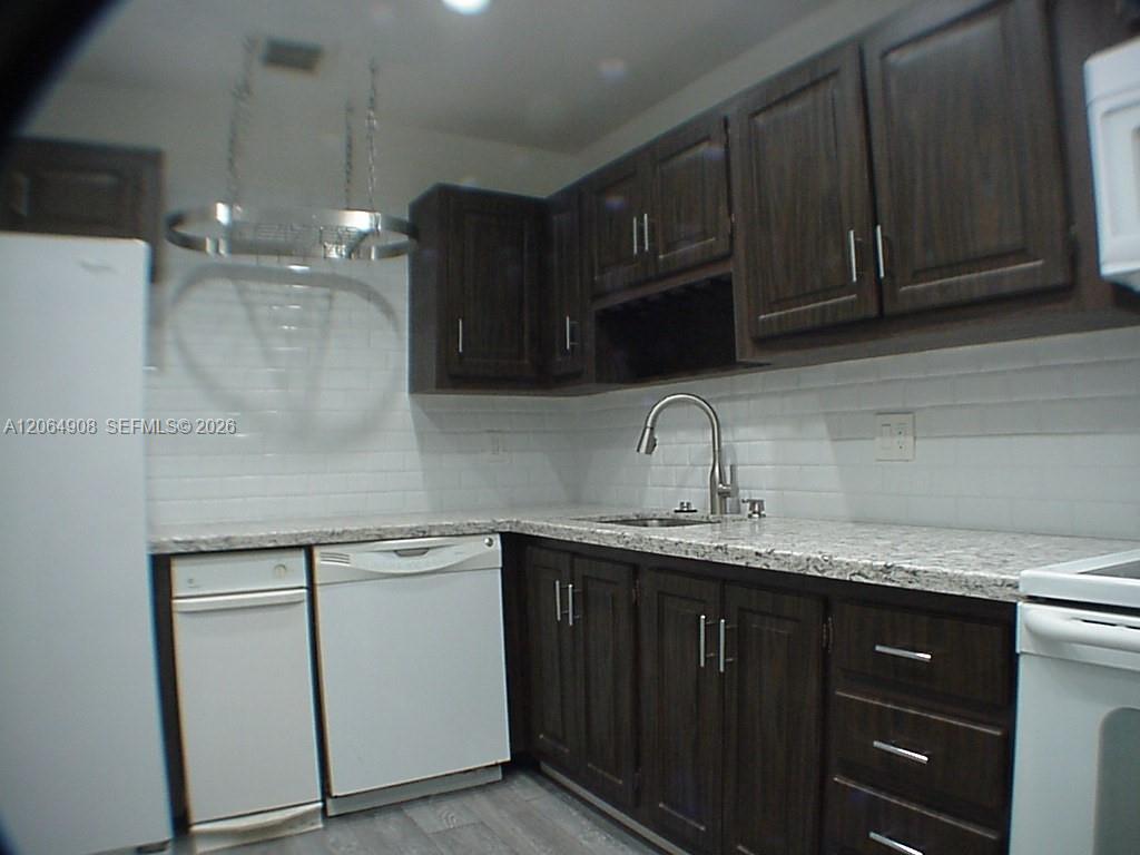 3823 Estepona Avenue Property Photo 4