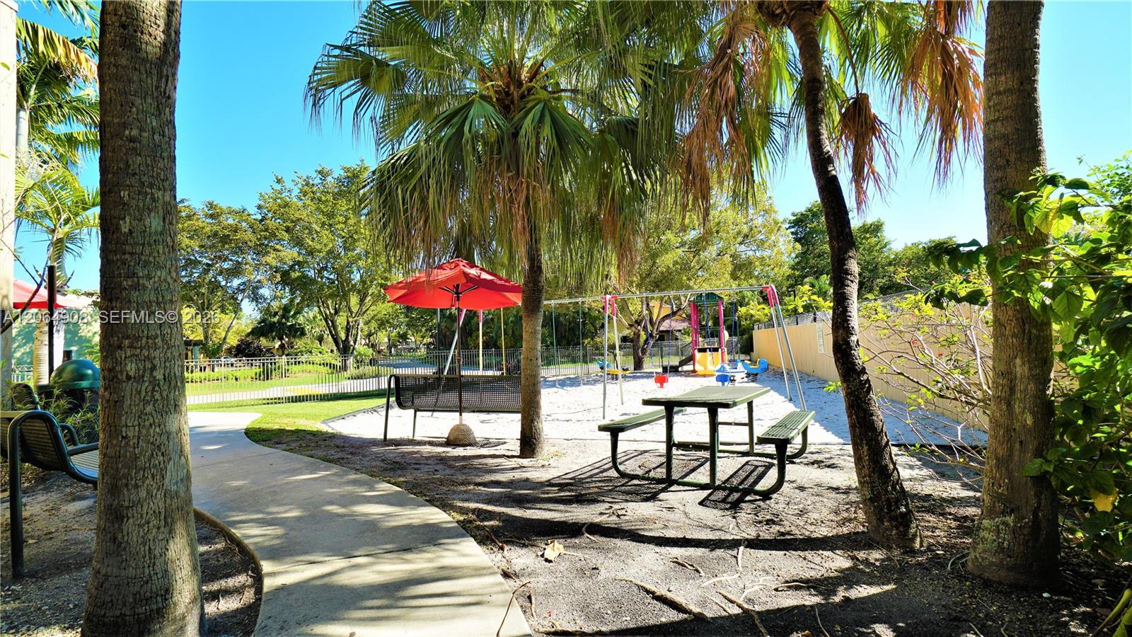 3823 Estepona Avenue Property Photo 27