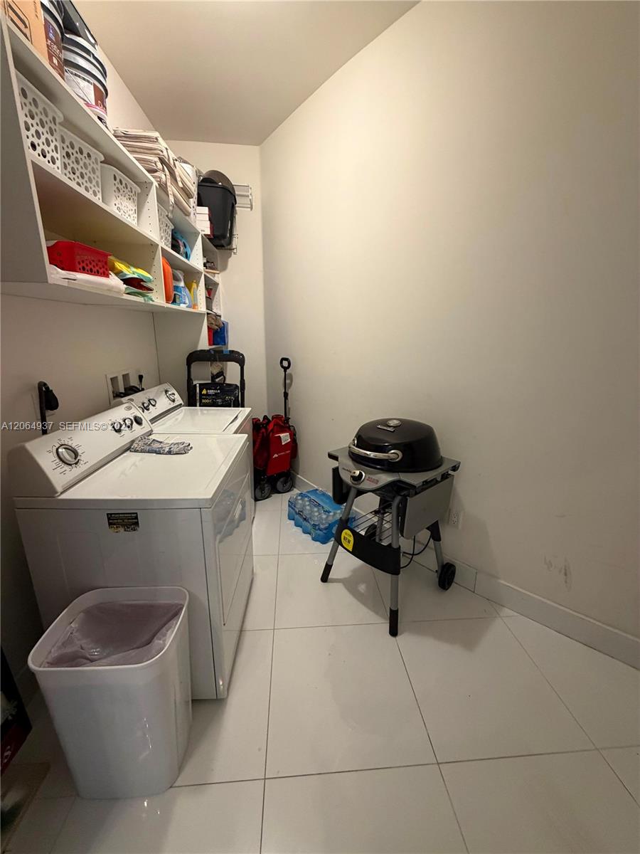 150 Sunny Isles Boulevard 1-th403 Property Photo 6