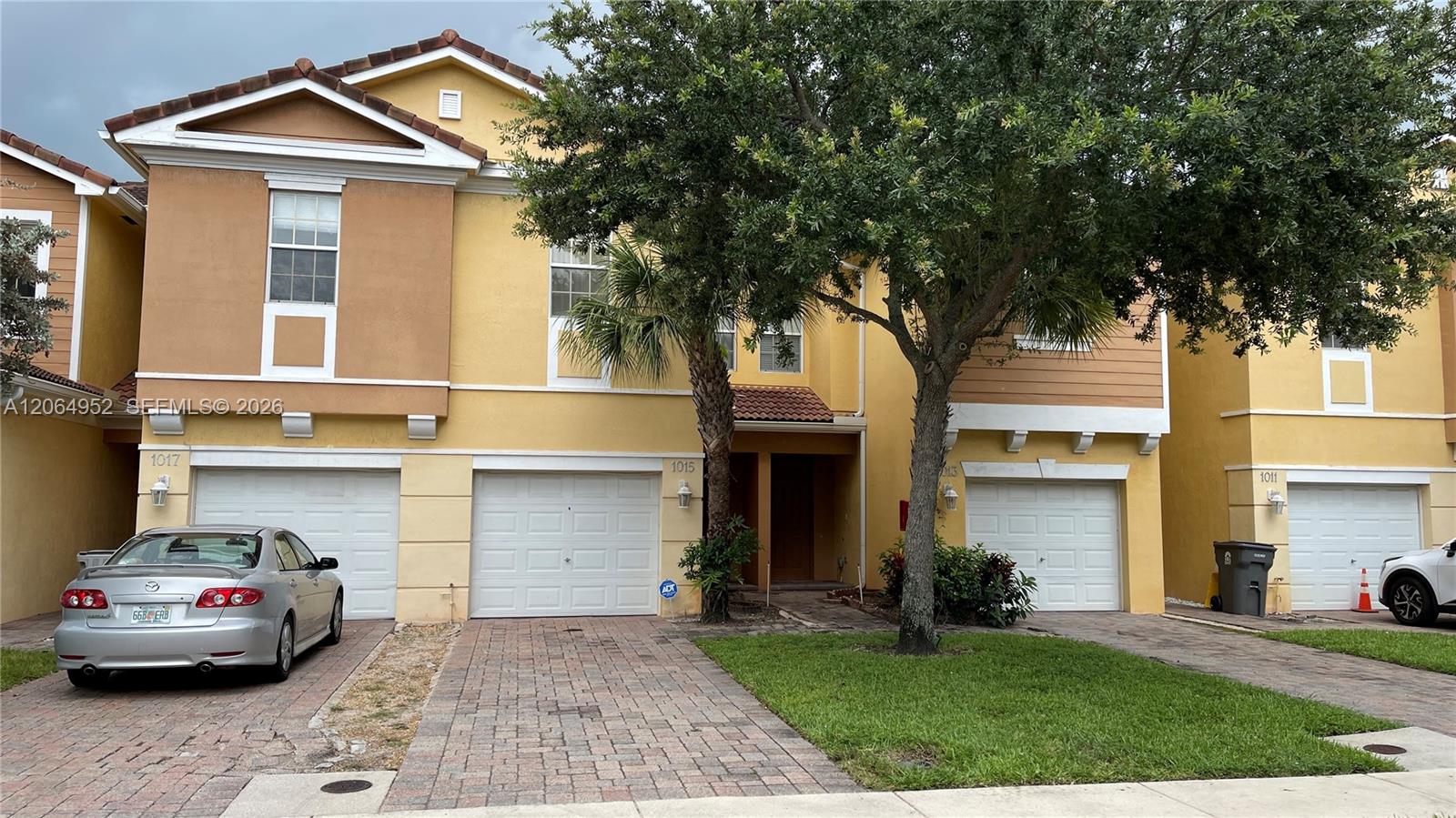 1015 Pipers Cay Drive
