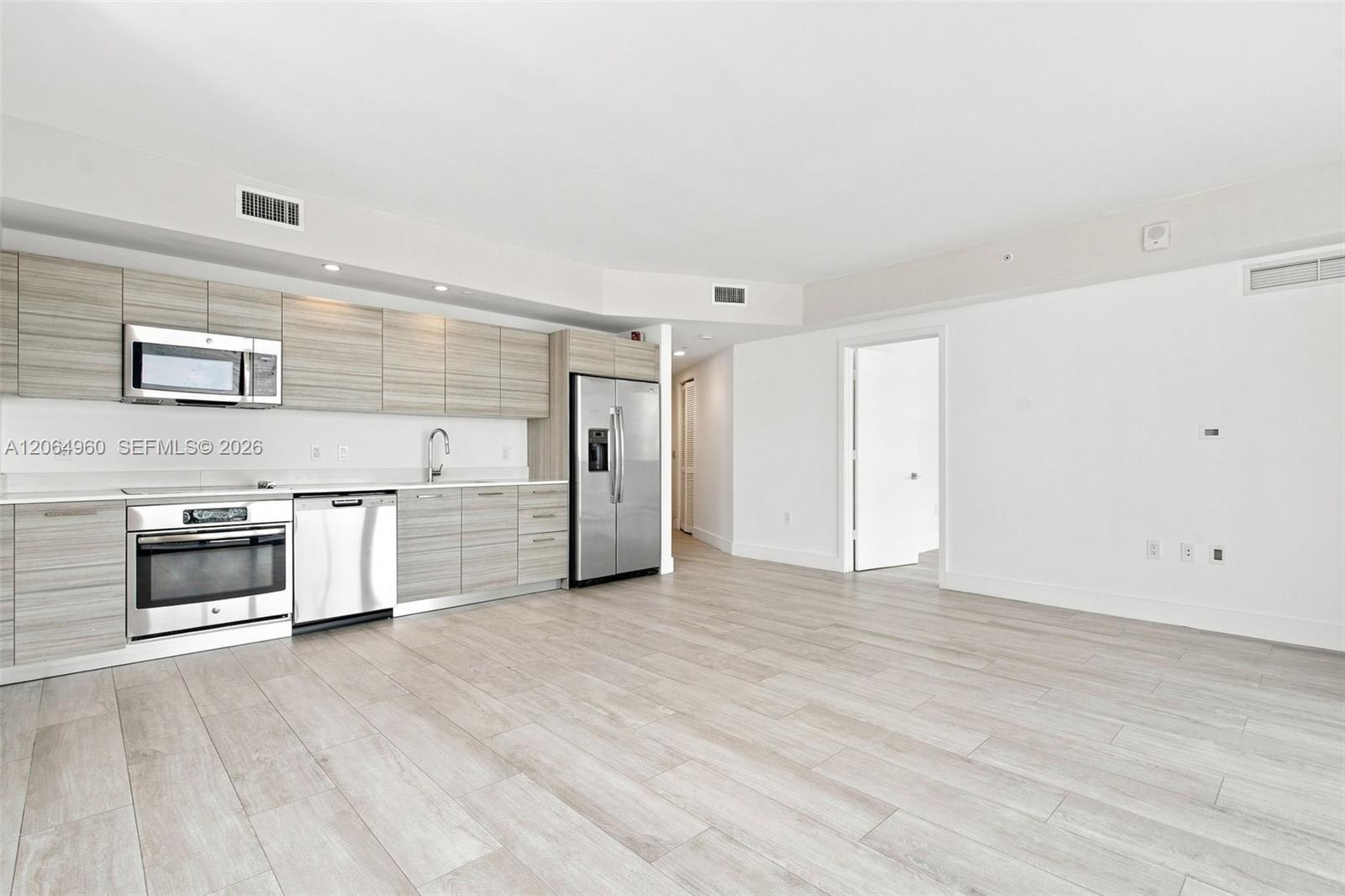 121 Ne 34th Street 2409 Property Photo 15