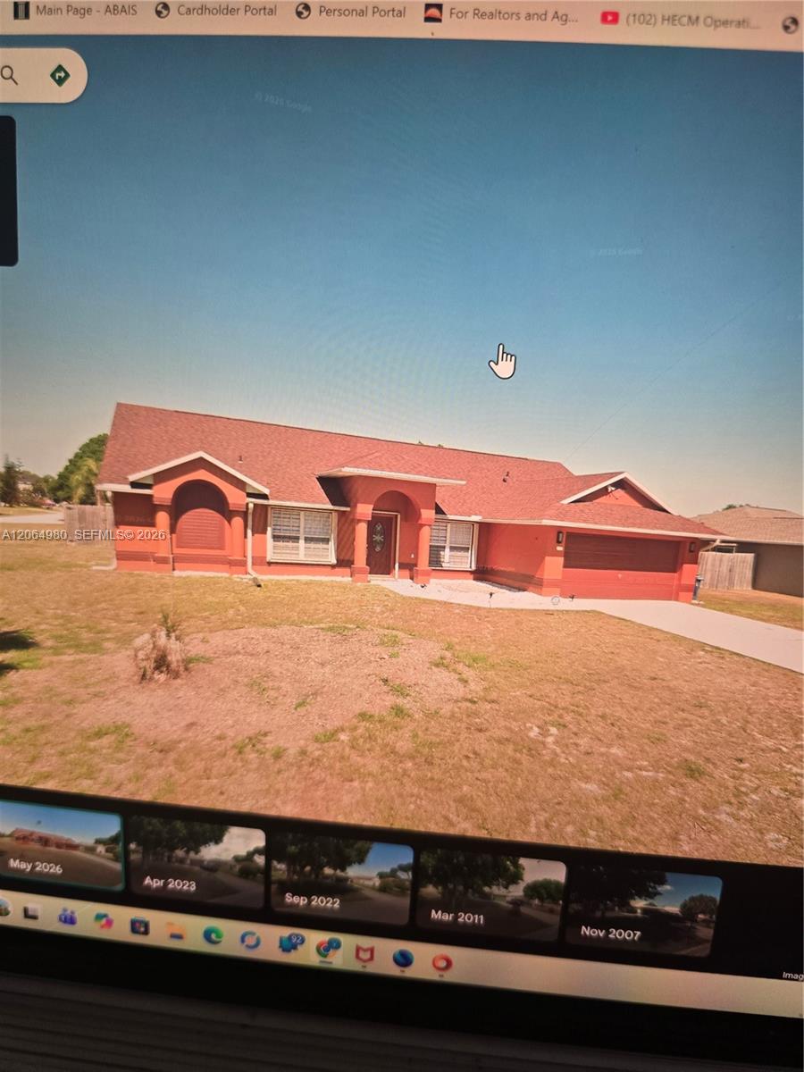 396 Se Albedo Avenue Property Photo 1