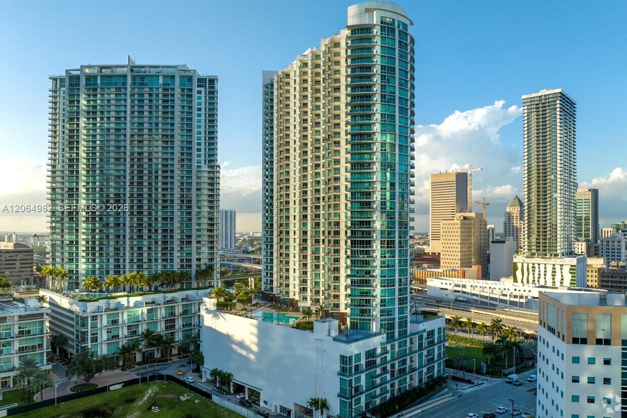 350 S Miami Avenue 2714 Property Photo 2