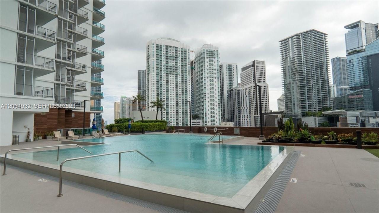 350 S Miami Avenue 2714 Property Photo 4