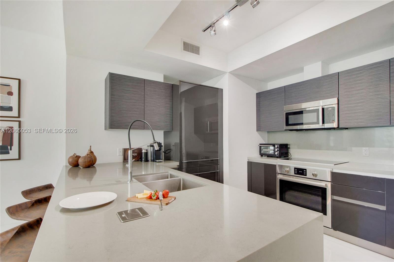 1080 Brickell Avenue 1504 Property Photo 3