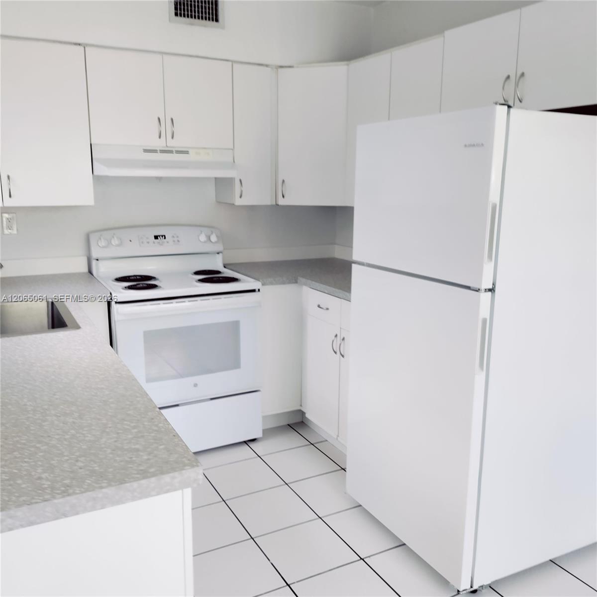 123-125 Sw 19th Avenue 13 Property Photo 10