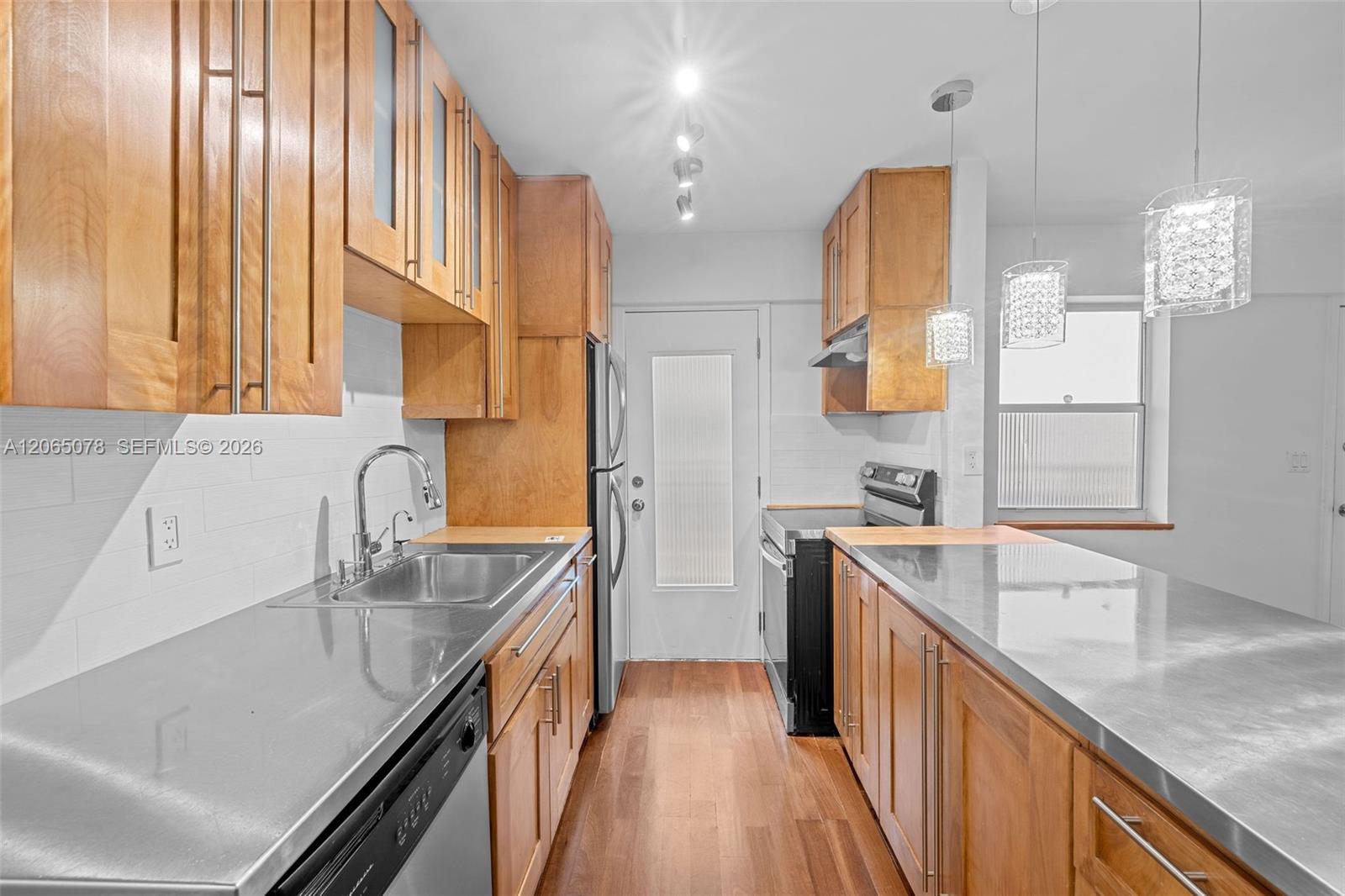 1545 Euclid Avenue 3c Property Photo 7