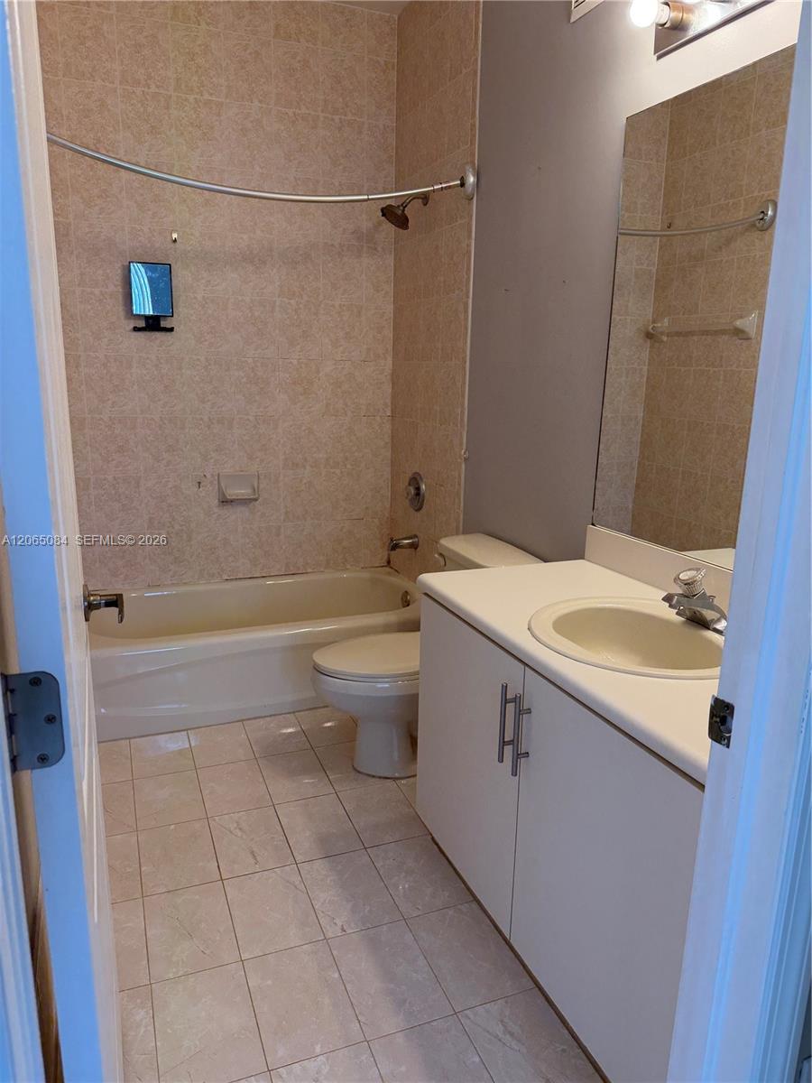 7130 Nw 177th Street 207-8 Property Photo 12