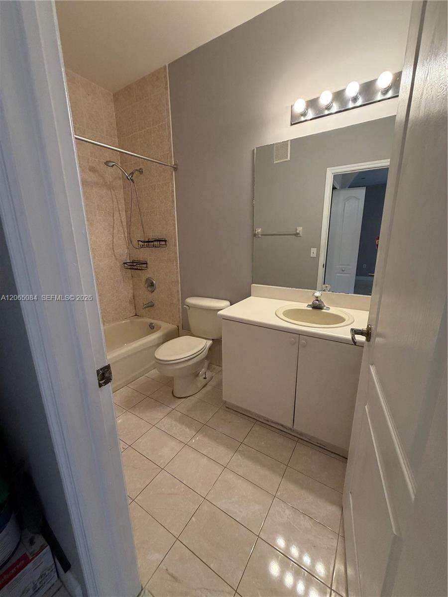 7130 Nw 177th Street 207-8 Property Photo 17