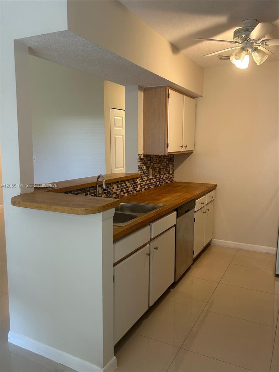 815 W Boynton Beach Boulevard 2-202 Property Photo 7