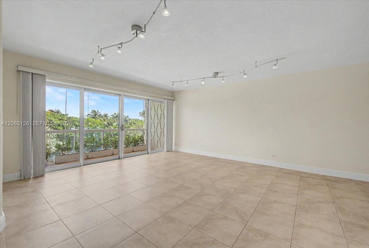 2451 Brickell Avenue 4f Property Photo 3
