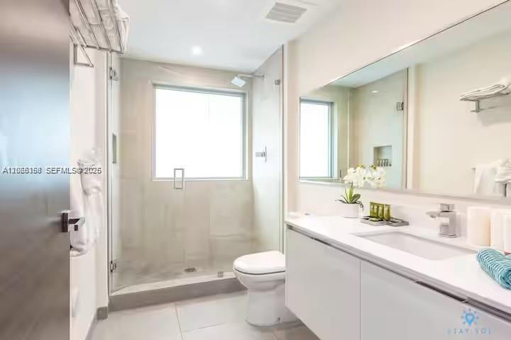 777 N Ocean Drive S411 Property Photo 7