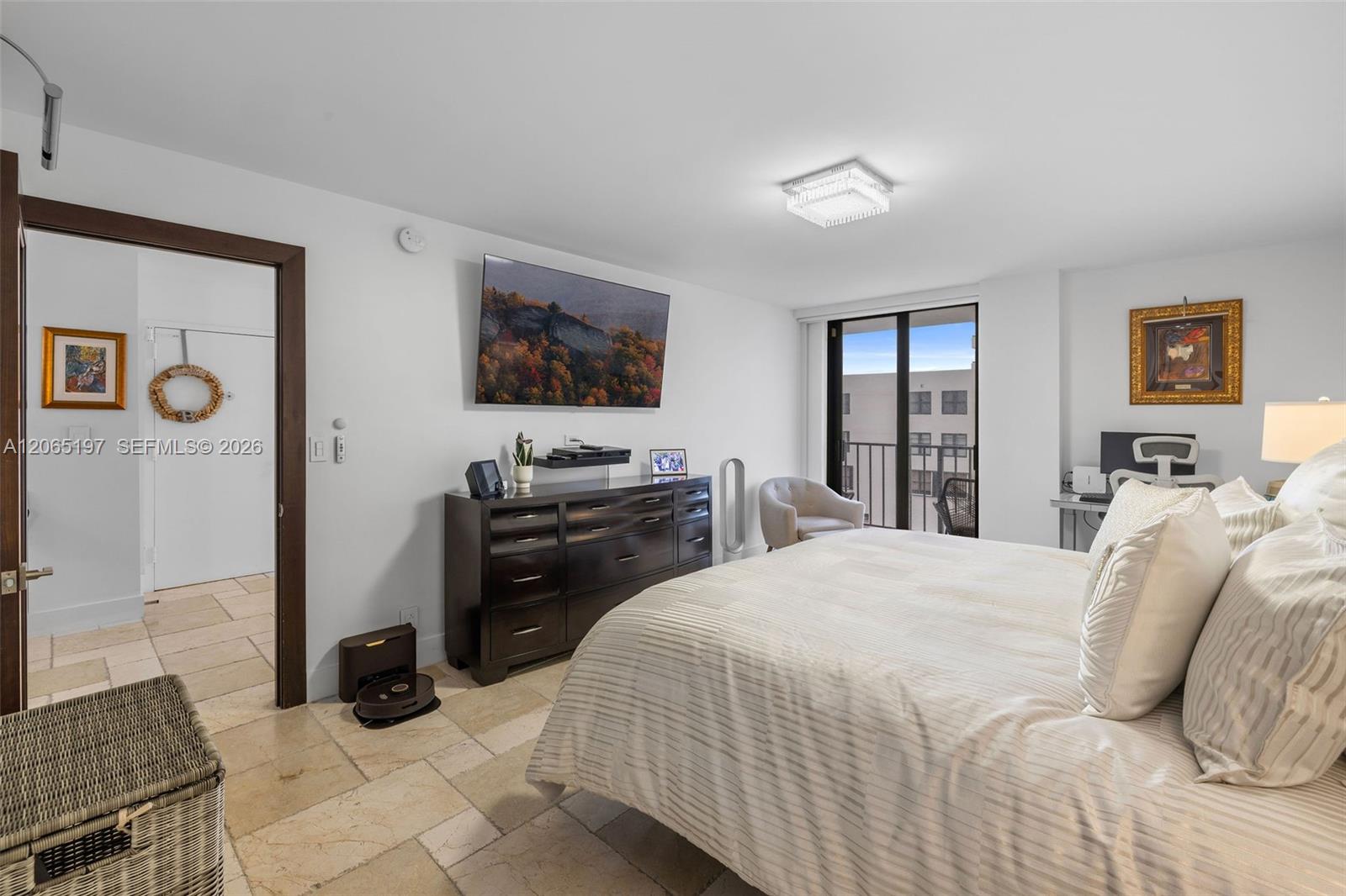 2625 Collins Avenue 402 Property Photo 14