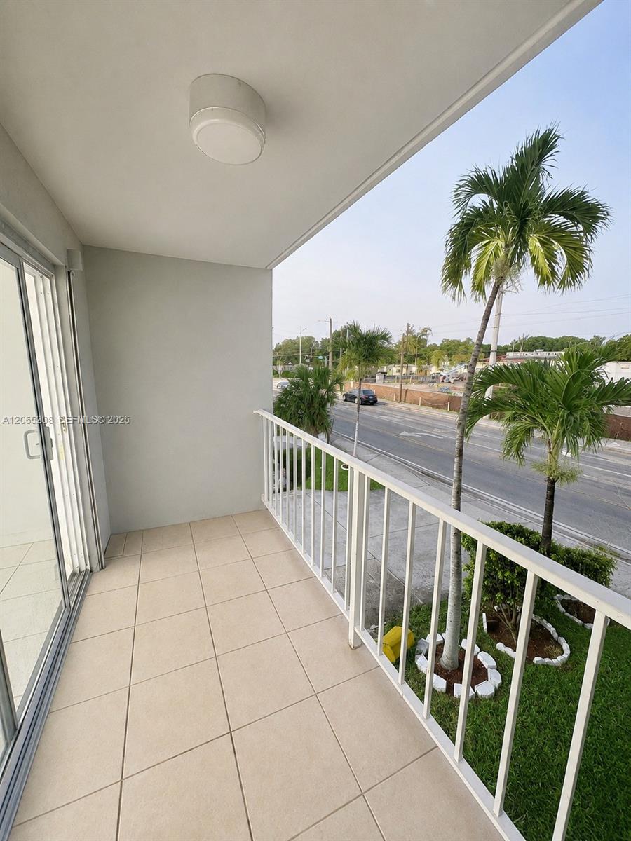 555 Ne 123rd Street 215-d Property Photo 5