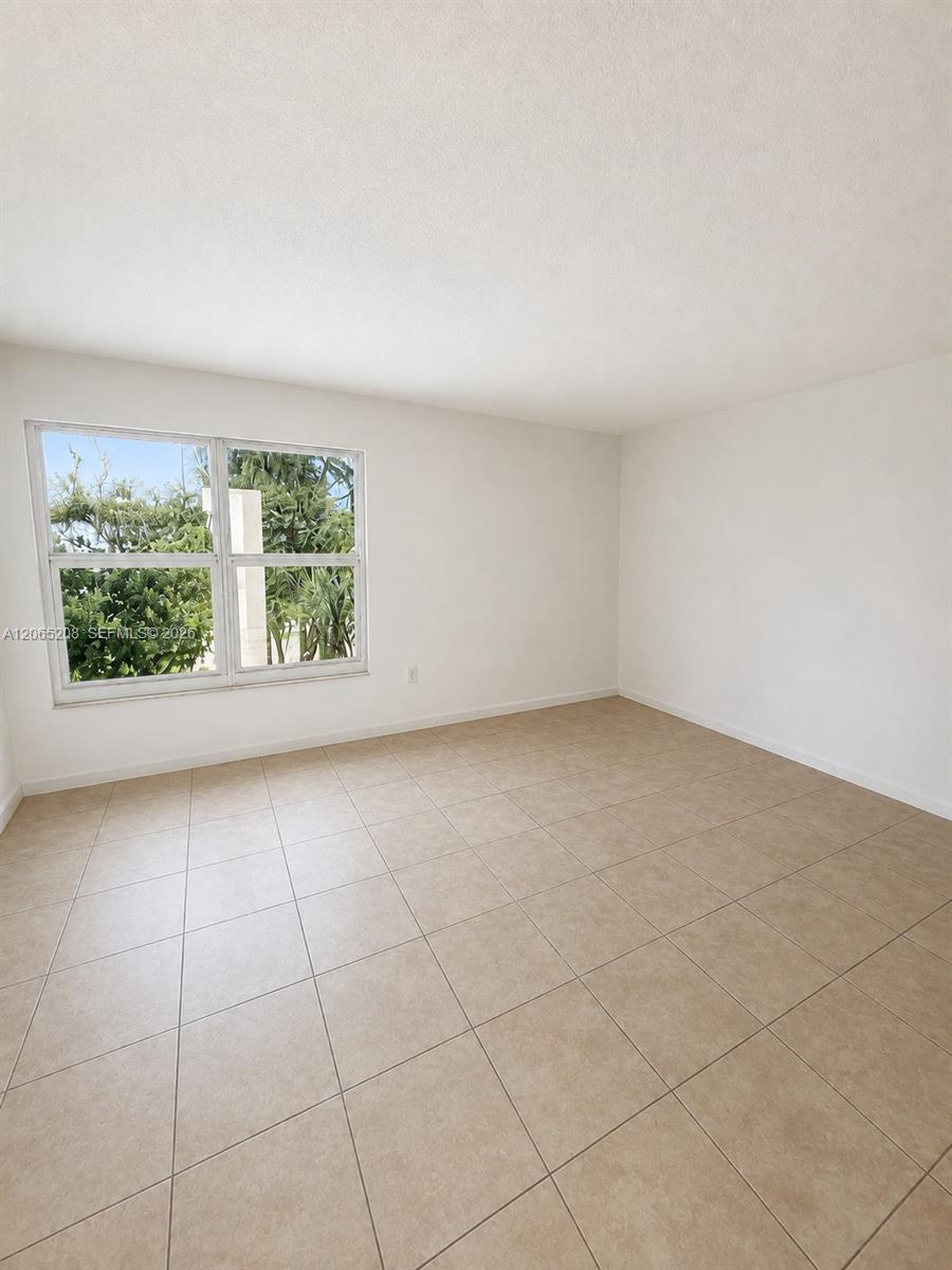 555 Ne 123rd Street 215-d Property Photo 10