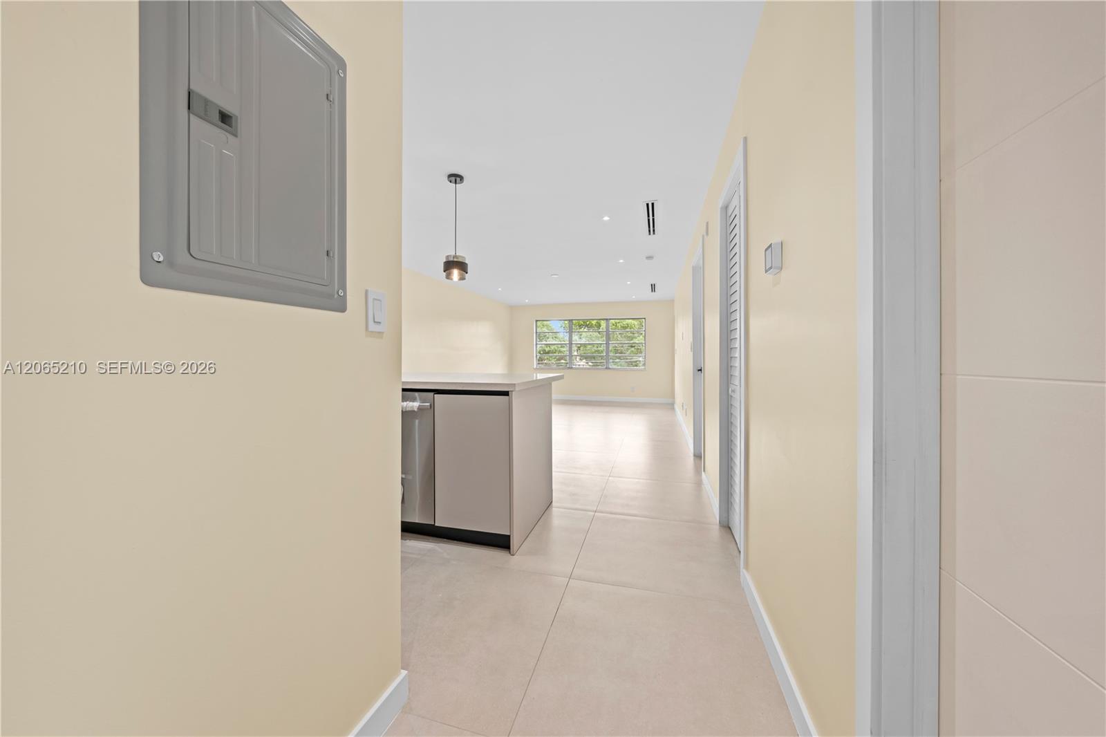 1400 Ne 191st Street 305 Property Photo 8