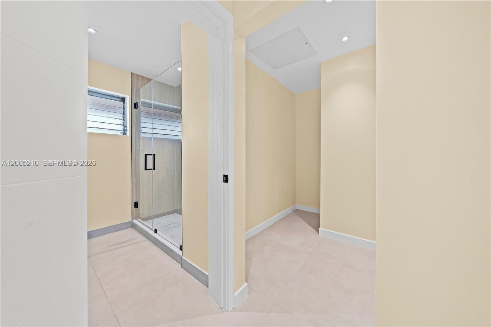 1400 Ne 191st Street 305 Property Photo 12