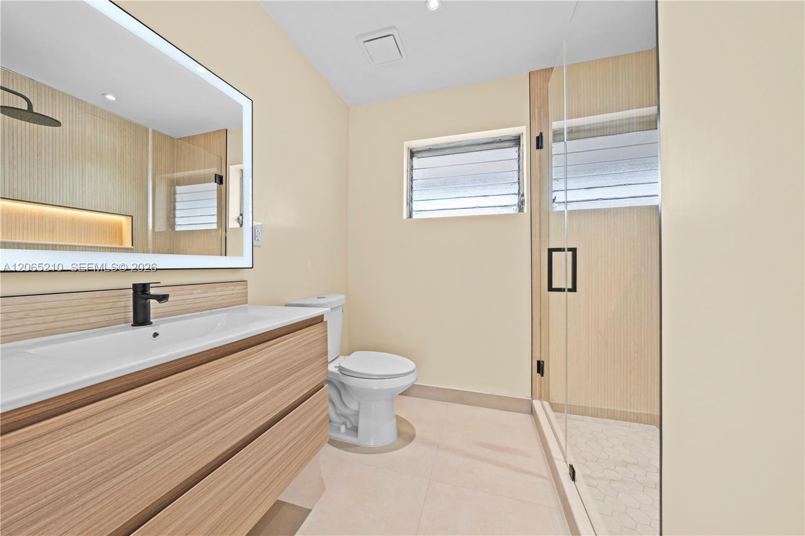 1400 Ne 191st Street 305 Property Photo 14