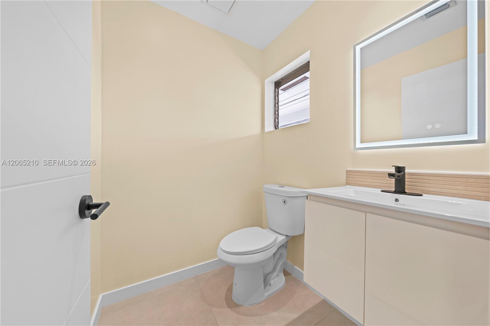 1400 Ne 191st Street 305 Property Photo 17