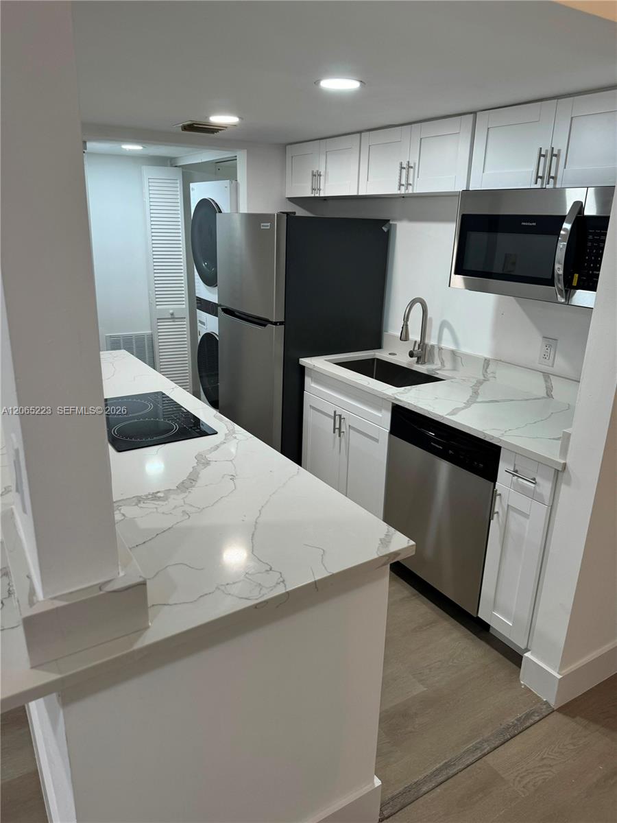 A12065223 Property Photo 3