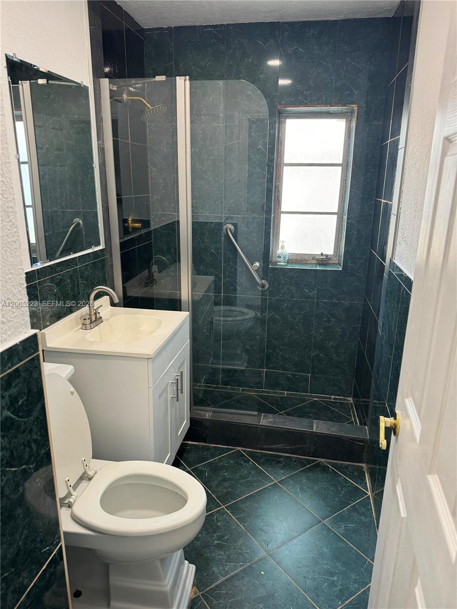 A12065223 Property Photo 16