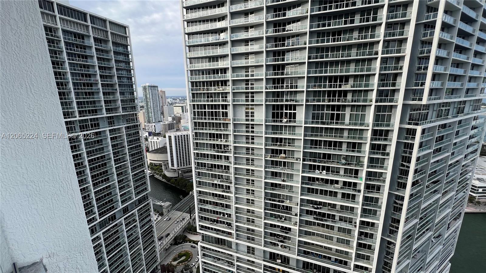 495 Brickell Avenue 4308 Property Photo 2