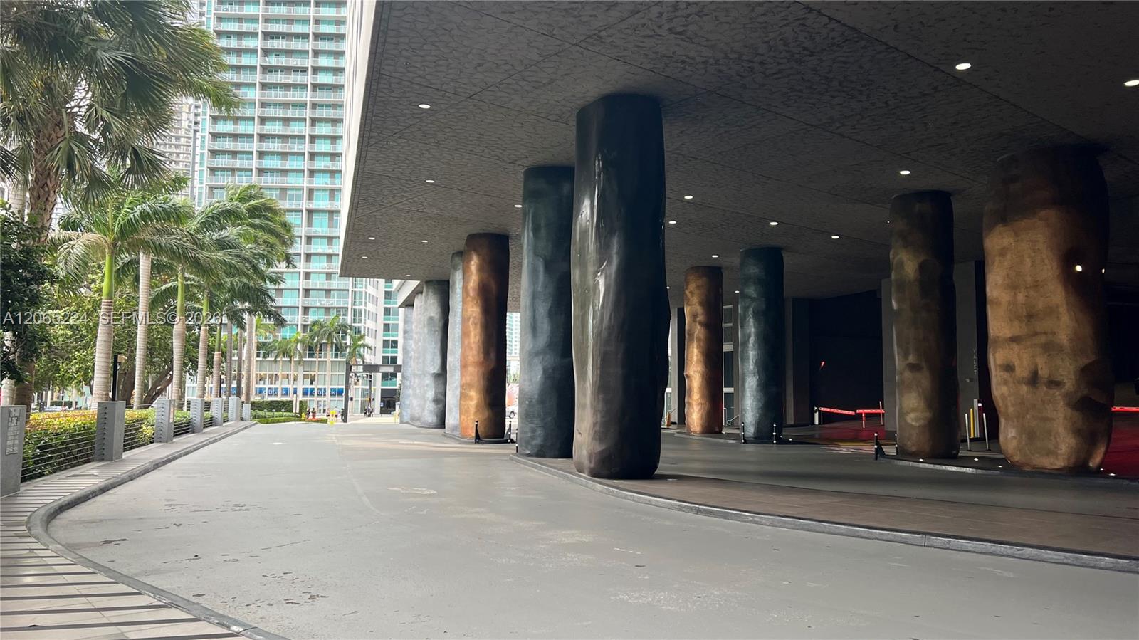 495 Brickell Avenue 4308 Property Photo 4