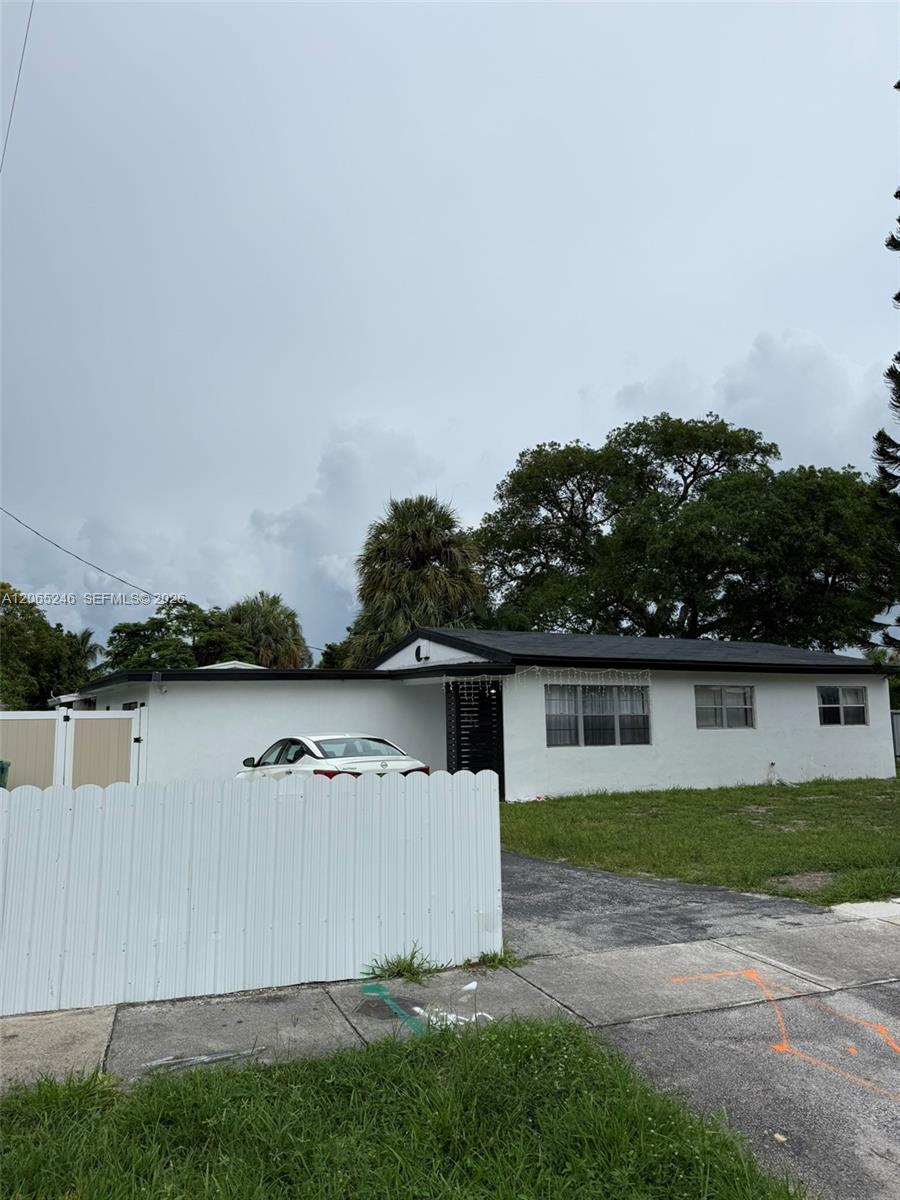 331 NW 39th Avenue Property Photo 1