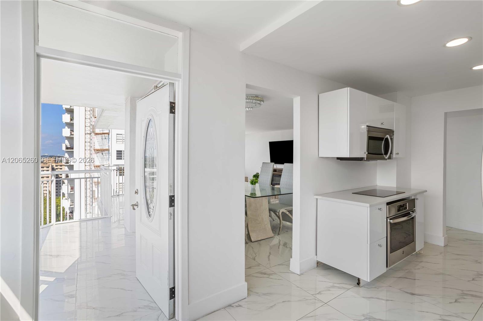 18051 Biscayne Boulevard 1904-1 Property Photo 9