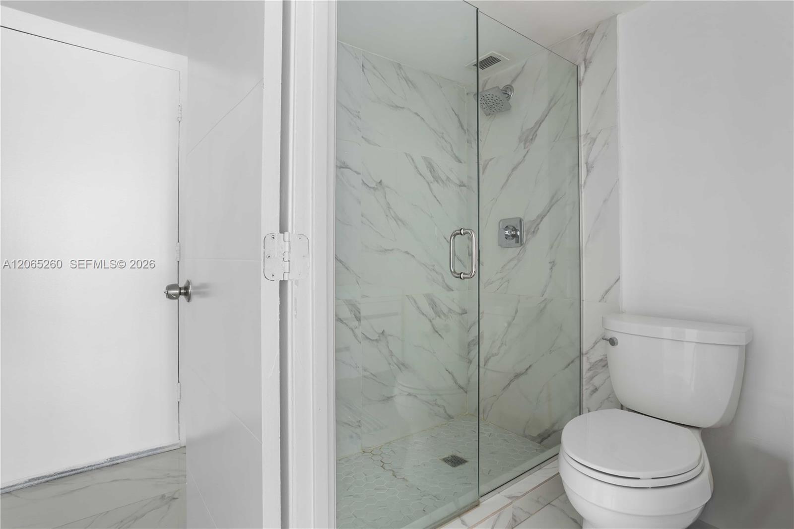 18051 Biscayne Boulevard 1904-1 Property Photo 17