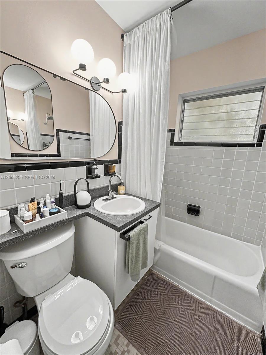 1127 Meridian Avenue 8-1127 Property Photo 8