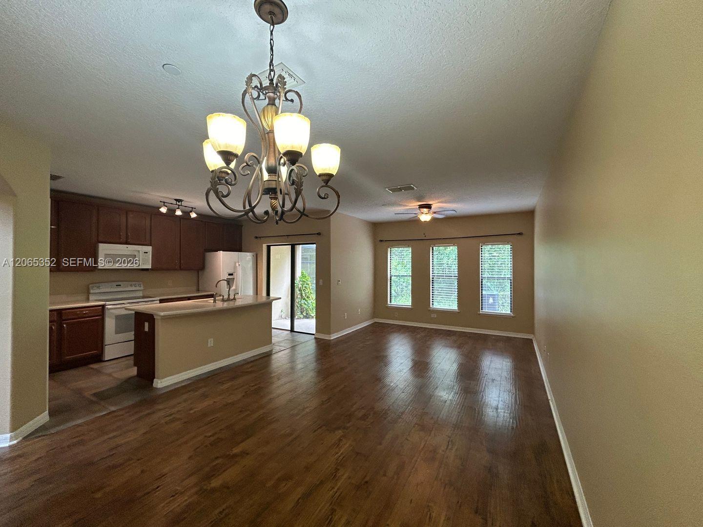 6018 Tivoli Gardens Boulevard Property Photo 2