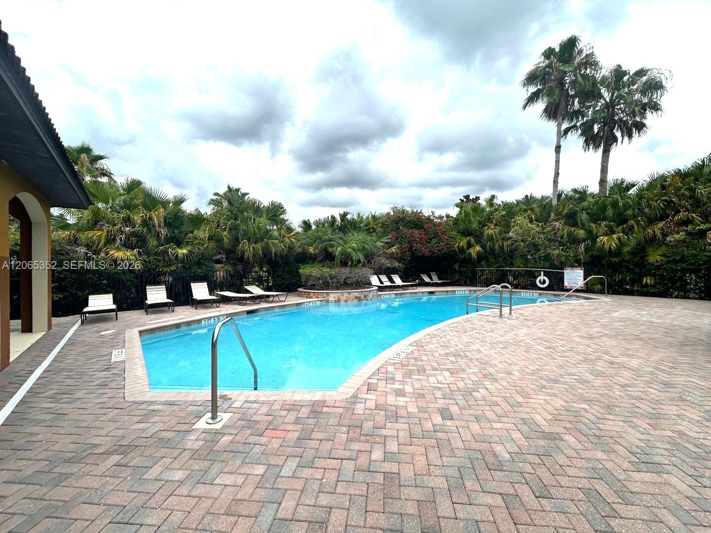 6018 Tivoli Gardens Boulevard Property Photo 9