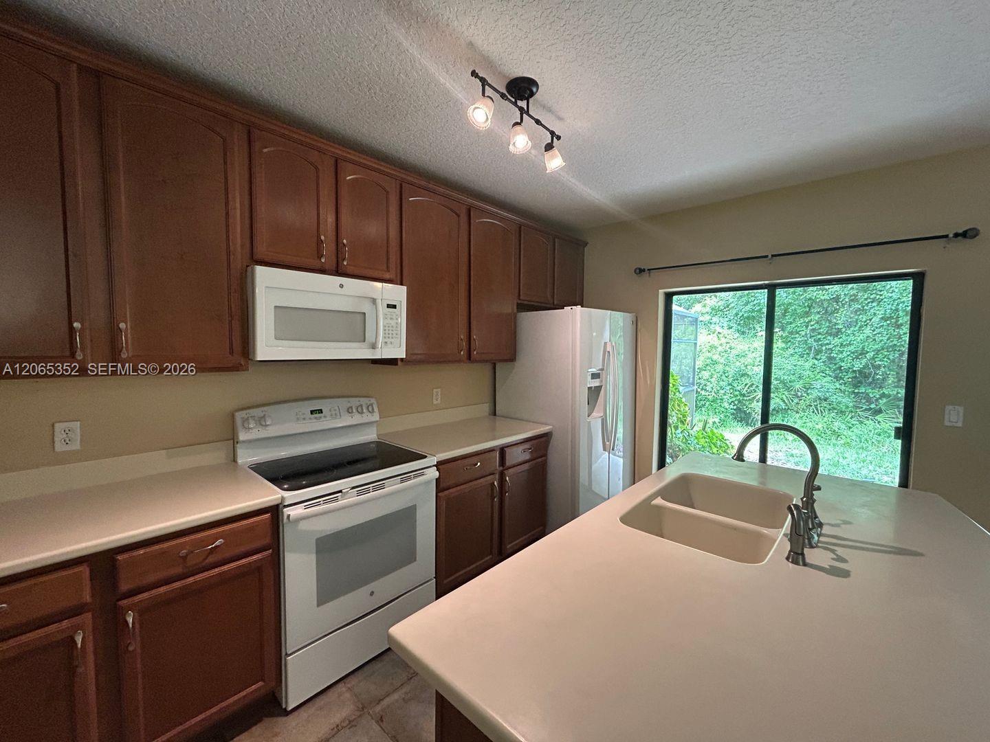 6018 Tivoli Gardens Boulevard Property Photo 15