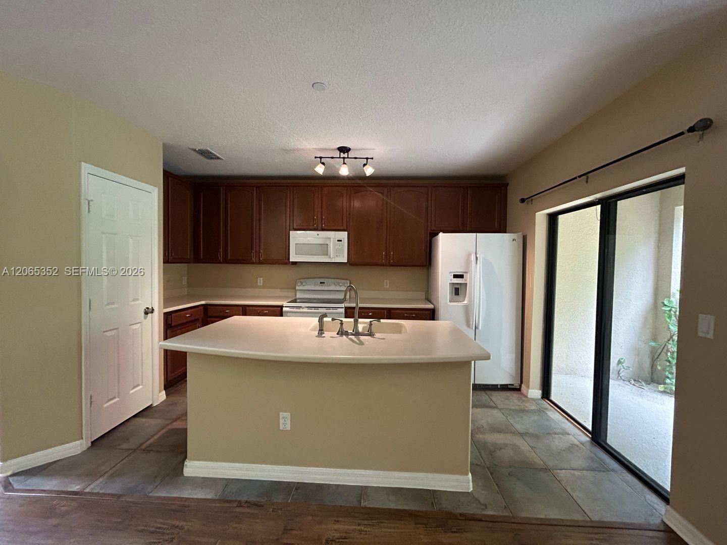 6018 Tivoli Gardens Boulevard Property Photo 16