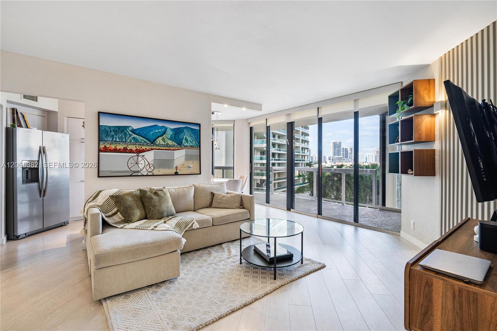 20185 E Country Club Drive 604+den Property Photo 1