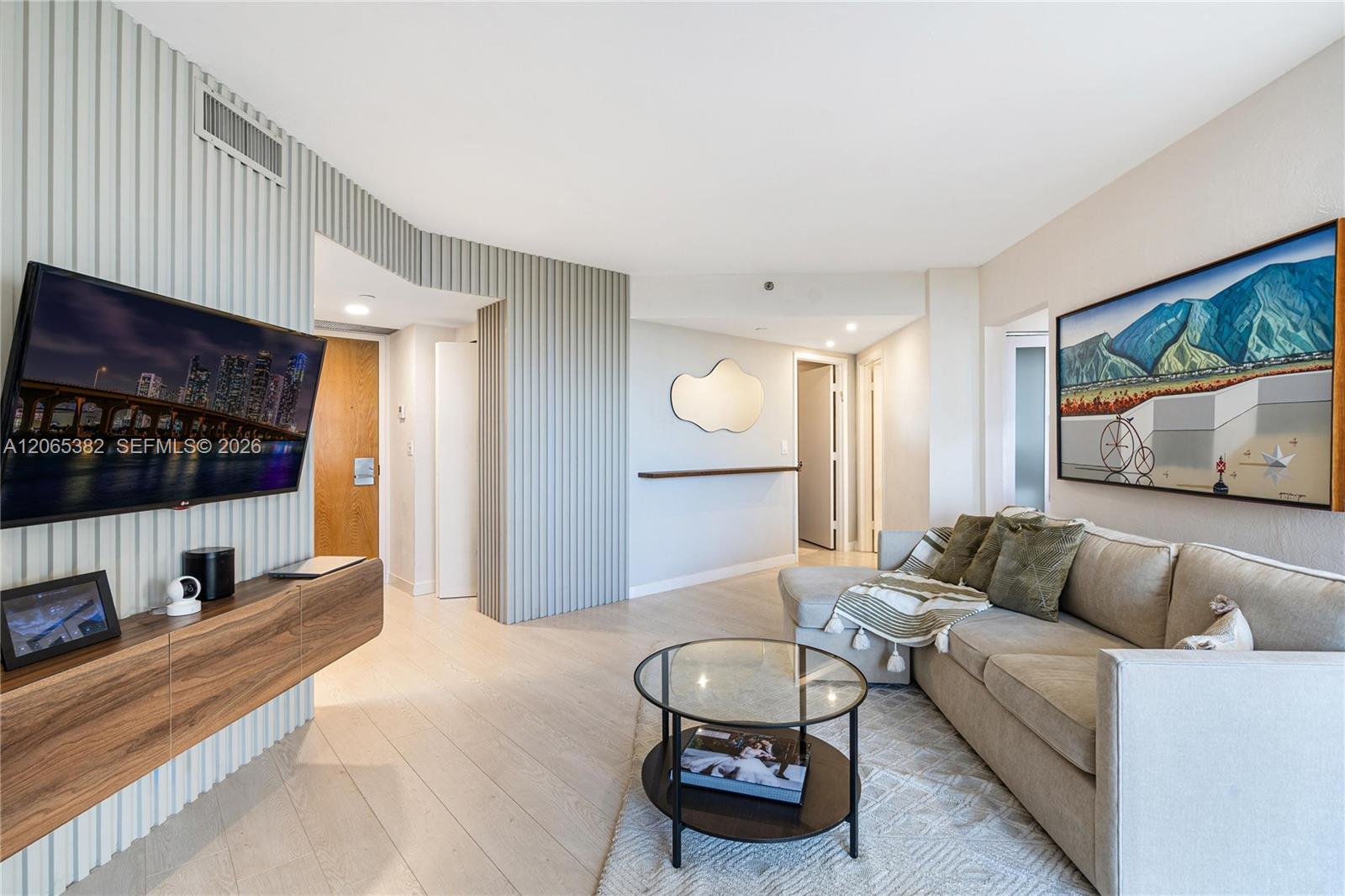 20185 E Country Club Drive 604+den Property Photo 2