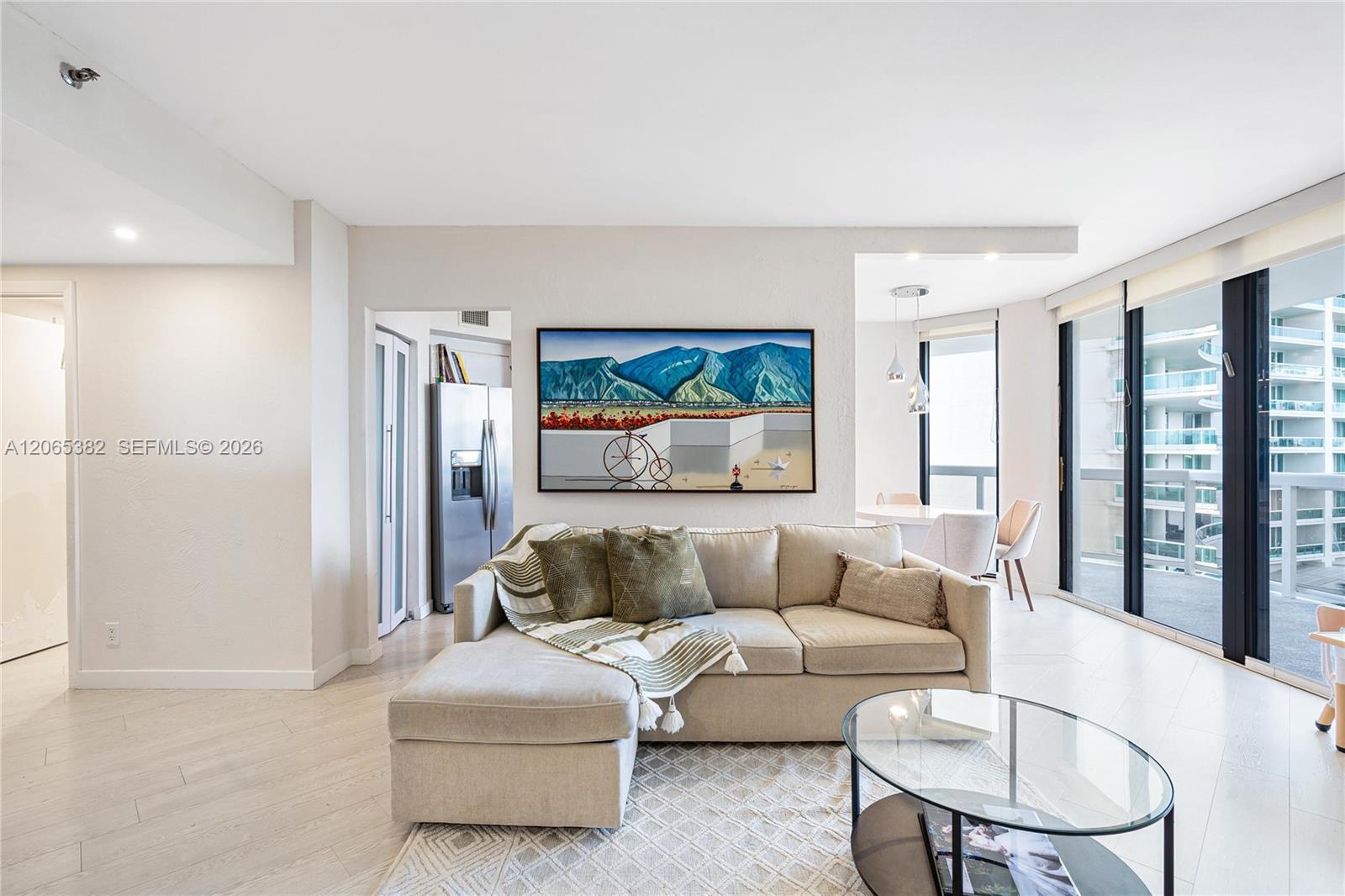 20185 E Country Club Drive 604+den Property Photo 3
