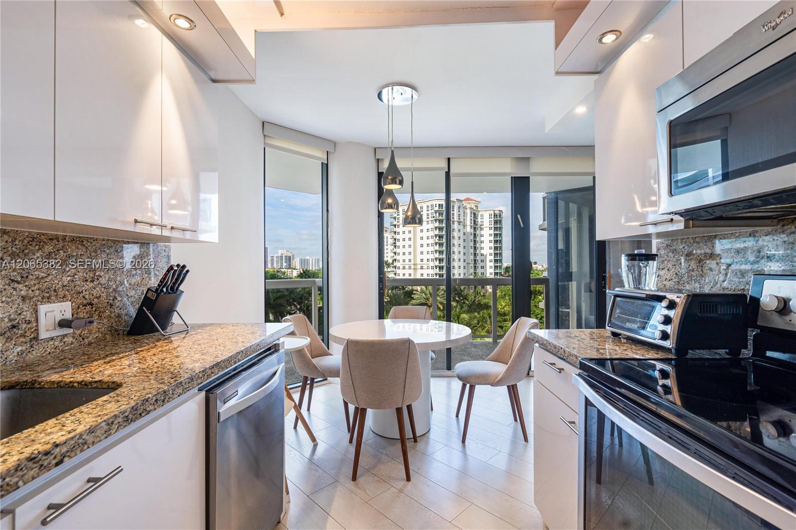 20185 E Country Club Drive 604+den Property Photo 7