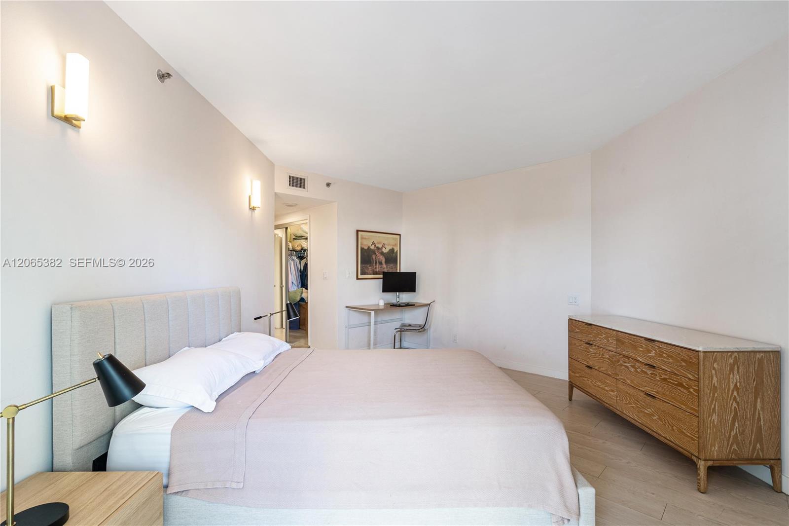 20185 E Country Club Drive 604+den Property Photo 12