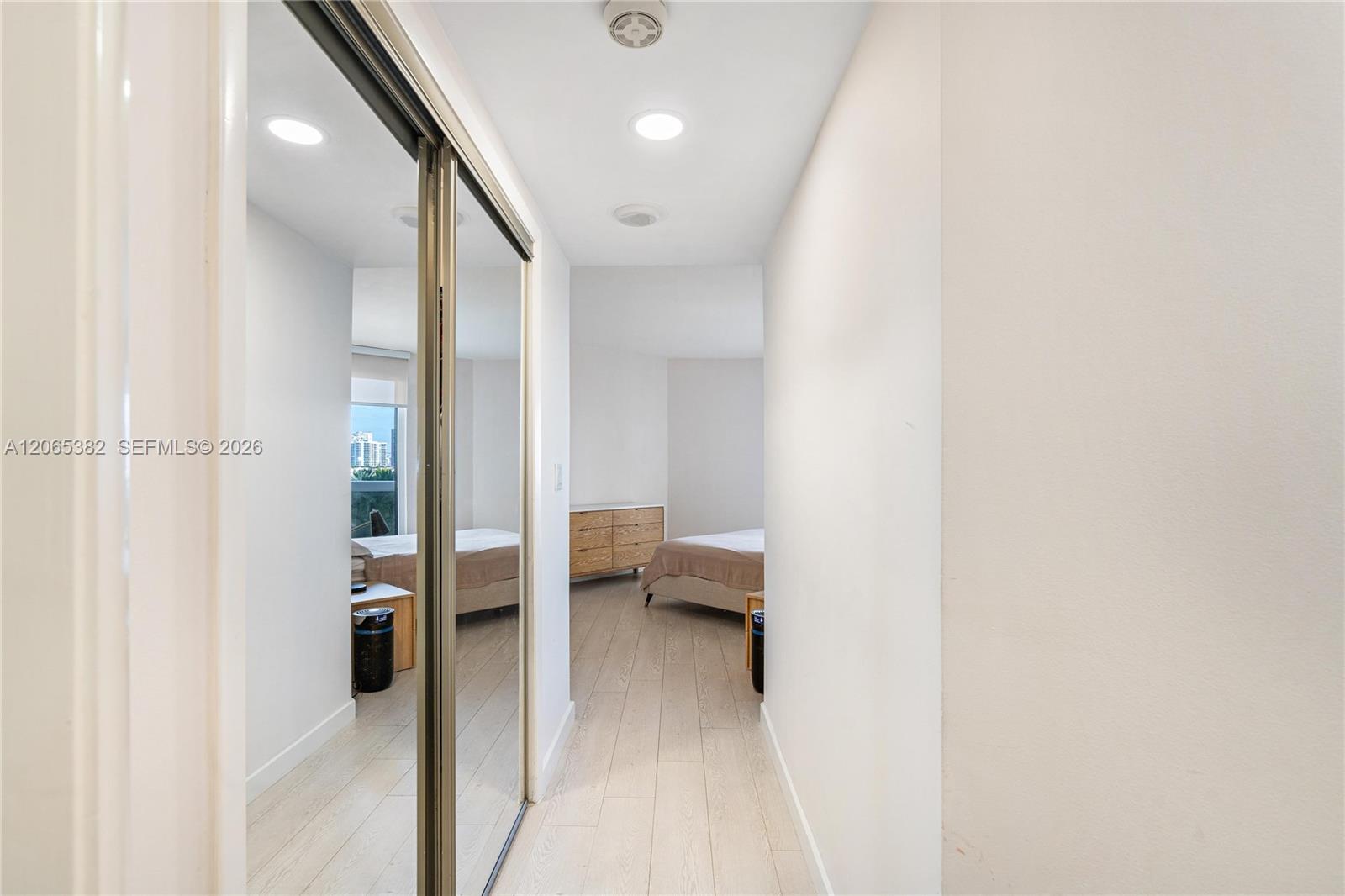20185 E Country Club Drive 604+den Property Photo 16