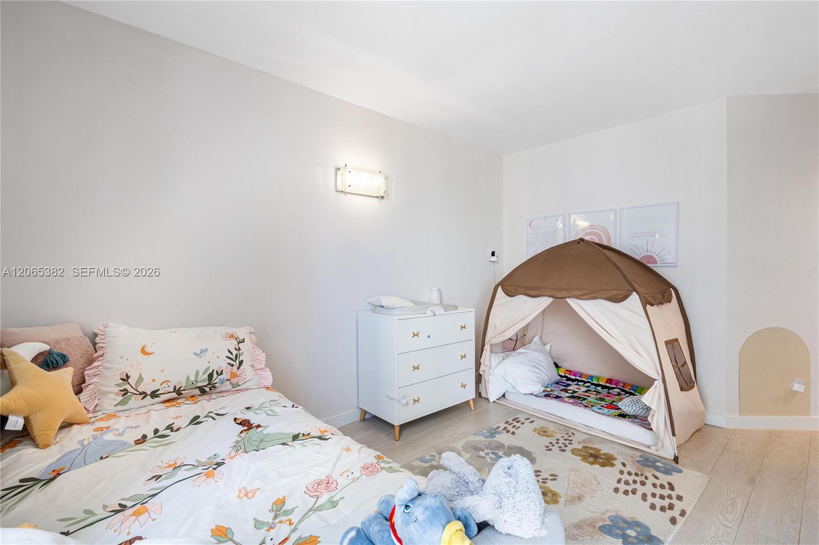 20185 E Country Club Drive 604+den Property Photo 18