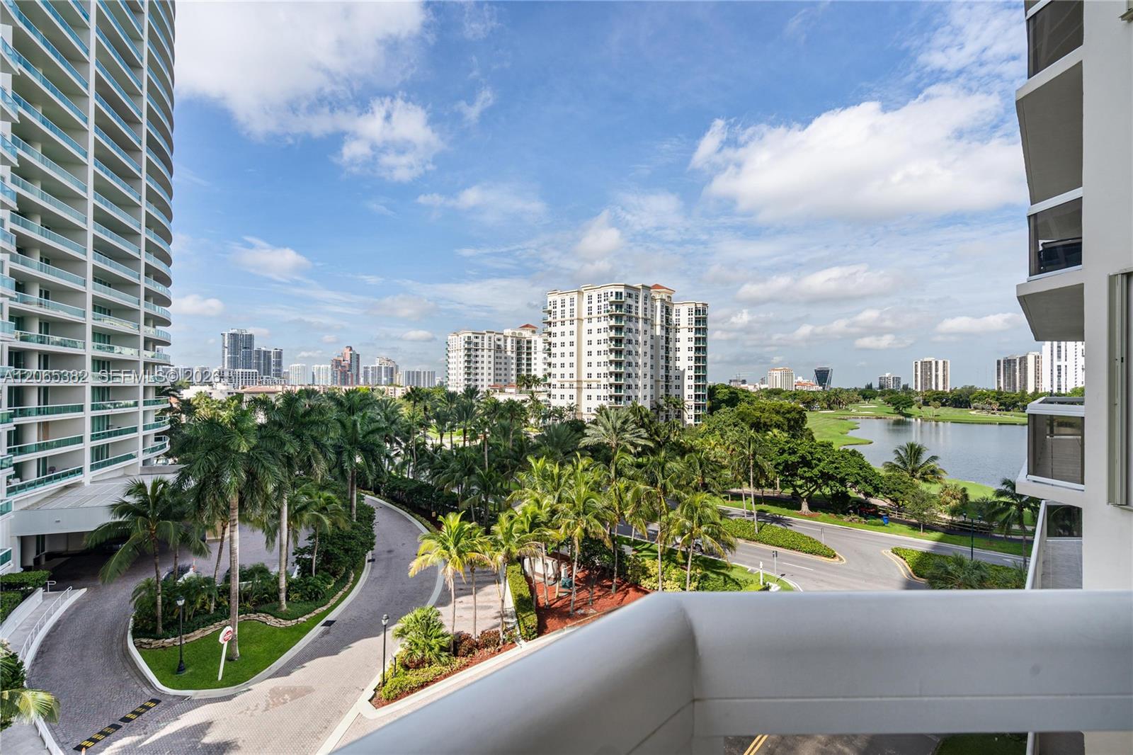 20185 E Country Club Drive 604+den Property Photo 29
