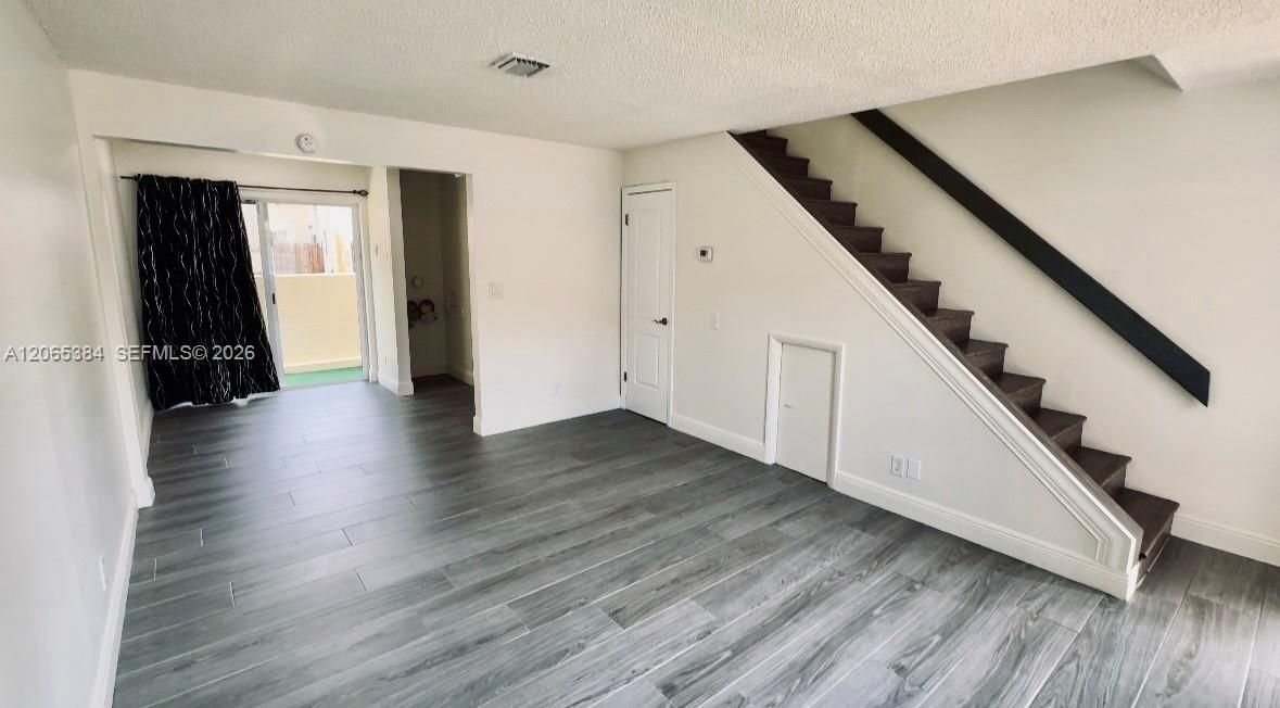 6625 Winfield Boulevard 4-d Property Photo 3