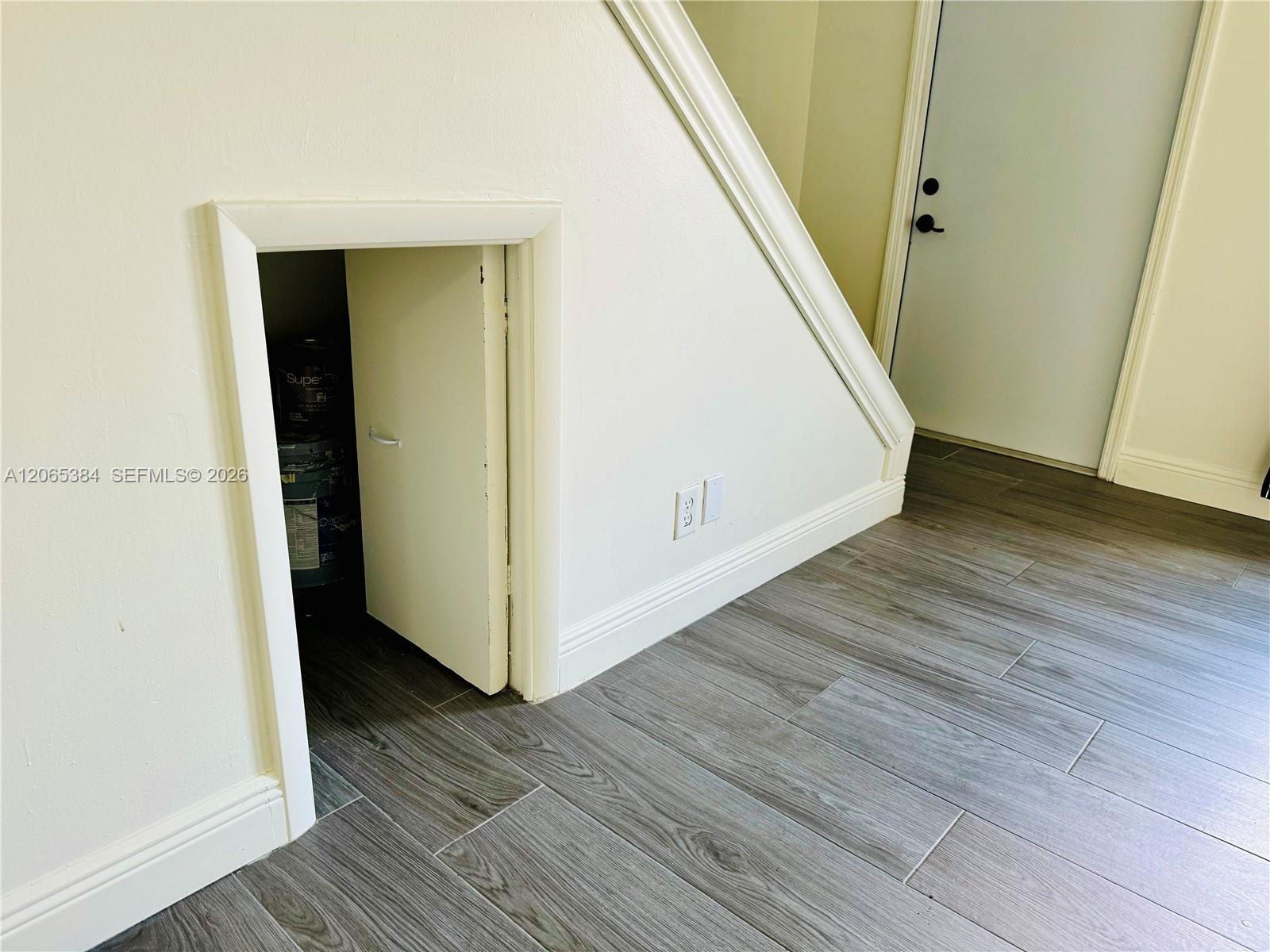 6625 Winfield Boulevard 4-d Property Photo 7