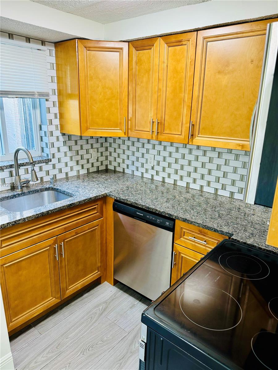 6625 Winfield Boulevard 4-d Property Photo 9