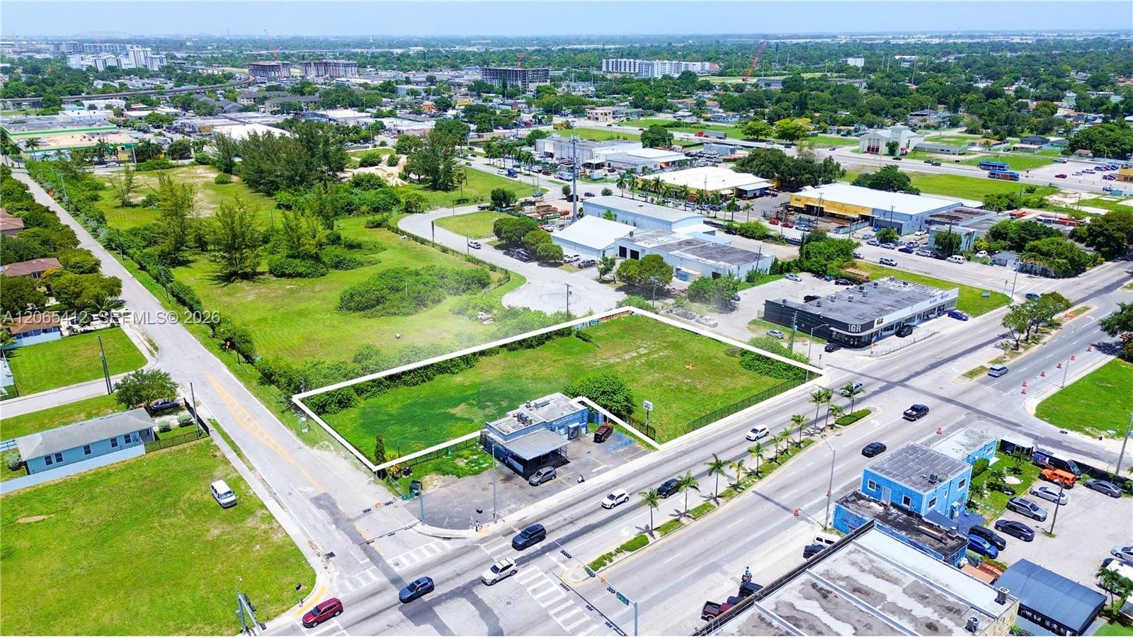 2230 Nw 76th Street Property Photo 3