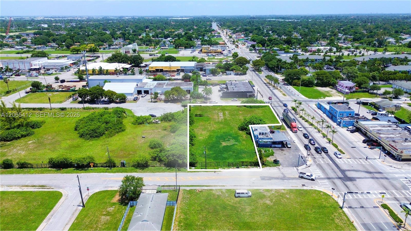 2230 Nw 76th Street Property Photo 4