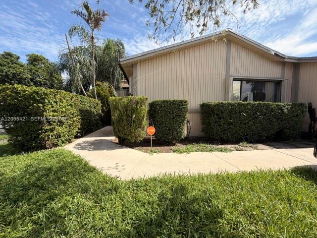 9631 W Elm Lane Property Photo 1